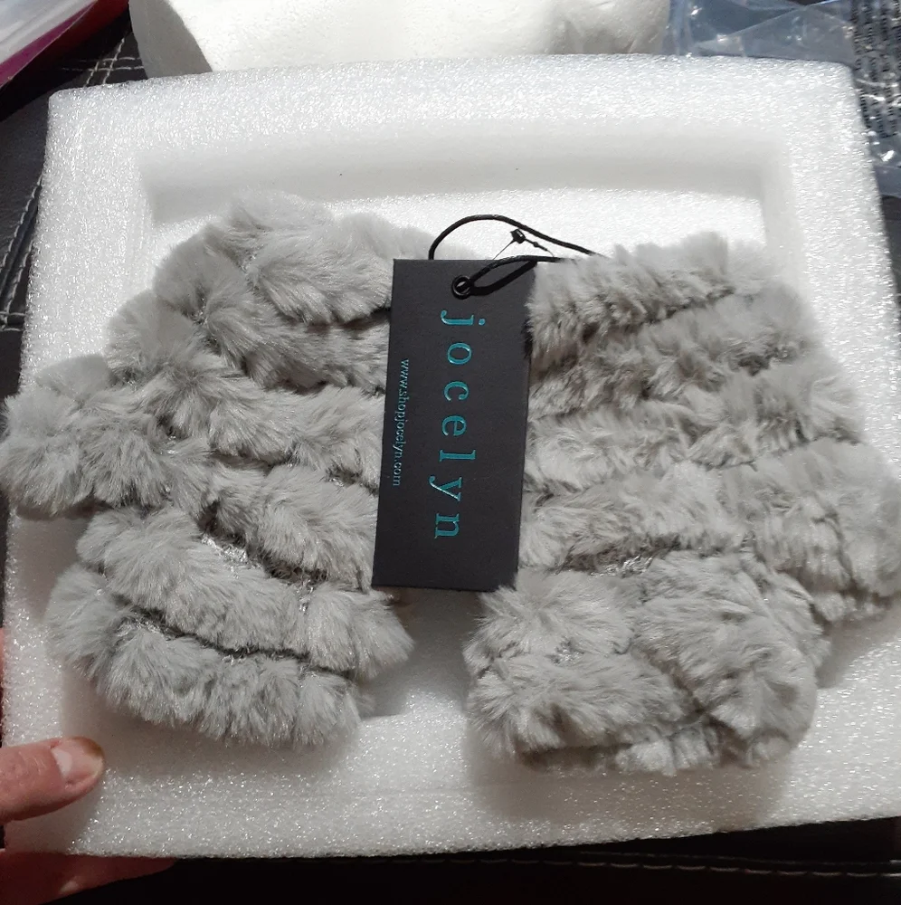 Jocelyn Women's Fingerless Faux Fur Gray Mittens Nwt
